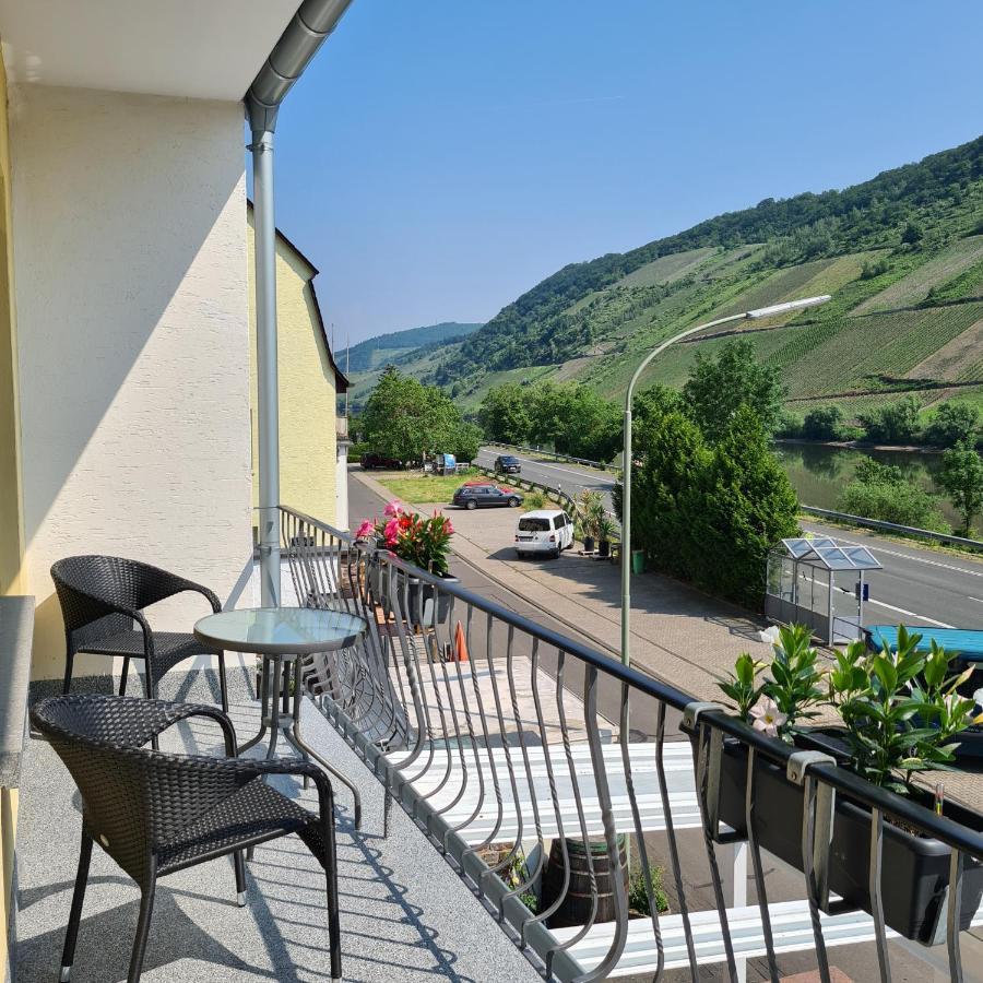Weingut Pension Gibbert-Pohl Бридел Екстериор снимка