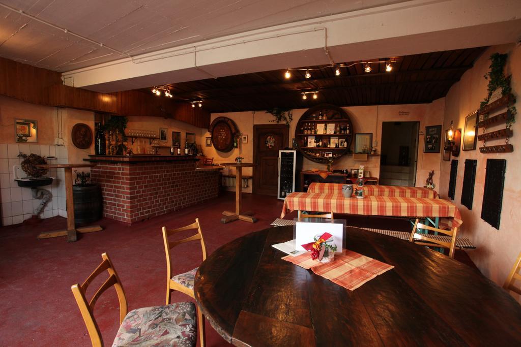 Weingut Pension Gibbert-Pohl Бридел Стая снимка